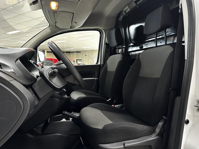 Renault KANGOO 1.5 dCi 75 Energy Comfort/ Zij-Schuifdeur rechts/ Trekhaak/ Android Auto/ Navi/ Airco/ Cruise/ Elek. pakket/ Isofix/ Bluetooth/ Multi. Stuur/ PDC.