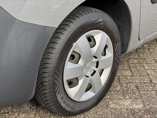 Renault KANGOO 1.2 TCe 115 EDC Comfort / interessant voor particulier !! / prijs is inclusief BTW en BPM / Automaat / Camera / Parkeersensoren / Airco / Bluetooth telefoonvoorbereiding /