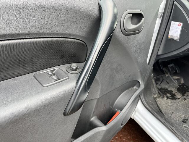 Renault KANGOO 1.5 Blue dCi Airco Cruise control Bluetooth telefoon voorbereiding 2-persoons Parkeersensoren achter Camera 1e eigenaar Euro 6