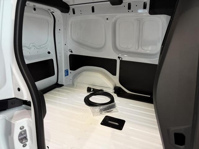 Renault KANGOO E-Tech L1 Advance 44 kWh | Navigatie | Dodehoek Detectie | Parkeersensoren voor, achter en achteruitrijcamera | Van: ¤ 33.215,- nu rijklaar voor: ¤ 28.749,-