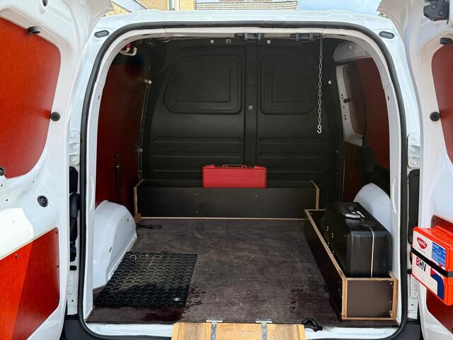 Renault KANGOO 1.5 dCi 75pk Luxe L1 Airco Leer PDC 08/2026 Beurt gehad