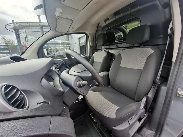 Renault KANGOO 1.5 Blue dCi 95 Comfort Maxi | Parkeersensoren Achter | Airco | DAB | Elektrische Ramen Voor | Zijschuifdeur Rechts |