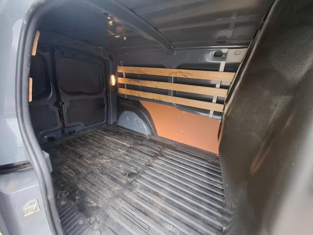 Renault KANGOO 1.5 Blue dCi 95 Comfort Maxi | Parkeersensoren Achter | Airco | DAB | Elektrische Ramen Voor | Zijschuifdeur Rechts |