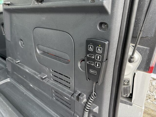 Renault KANGOO FAMILY Tech 3+1 Rolstoelauto 1.2 TCe (Zeer nette 3+1 Rolstoelauto met automatische klep!)