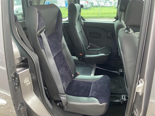 Renault KANGOO FAMILY 4+1 Rolstoelauto 1.2 TCe Limited Start&Stop (Mooie complete 4+1 Rolstoelauto!)