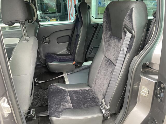 Renault KANGOO FAMILY 4+1 Rolstoelauto 1.2 TCe Limited Start&Stop (Mooie complete 4+1 Rolstoelauto!)