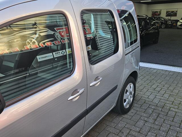 Renault KANGOO FAMILY Renault 1.2 TCe / Automaat / Zeer nette wagen 1.2 TCe *** AUTOMAAT -AIRCO-ELECTR.RAMEN-CV-DEALER ONDERHOUDEN, etc,etc ***