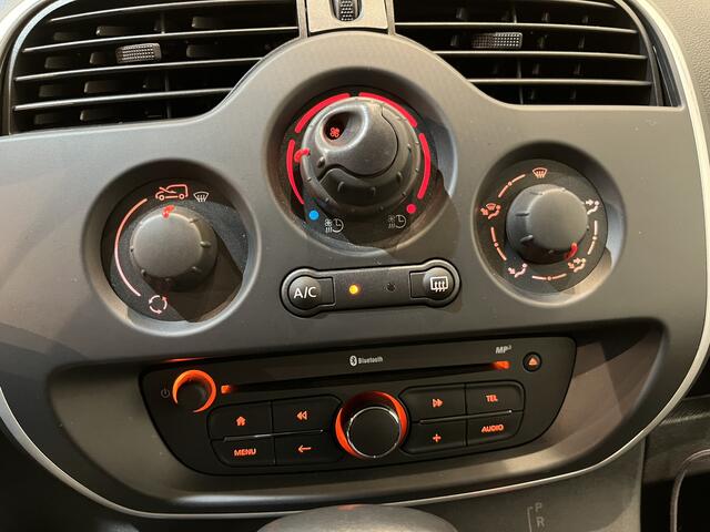Renault KANGOO Z.E. Maxi Incl. Accu 33 KWH Automaat / 100% Elektrisch / Airco / PDC / Cruise Control / Trekhaak / 10.200 KM !!