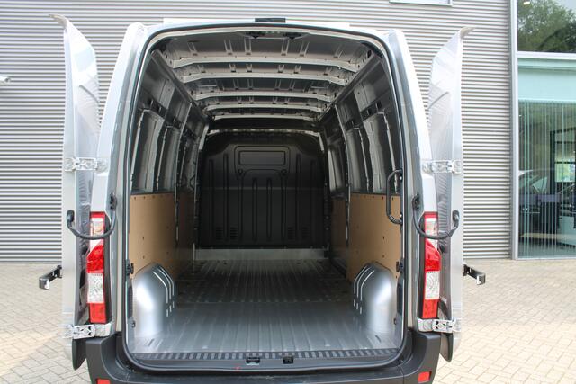 Renault MASTER T35 2.3 dCi 180pk L3H2 - Airco - Navigatie - Camera - Cruise - Parkeersensoren - 105l tank - Rijklaar