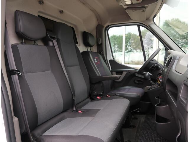 Renault MASTER T35 2.3 DCI 165 PK L3H2 + 2500 KG TREKHAAK / NAVIGATIE / DAB+