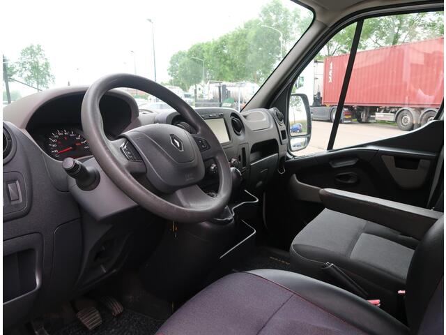 Renault MASTER T35 2.3 DCI 165 PK L3H2 + 2500 KG TREKHAAK / NAVIGATIE / DAB+