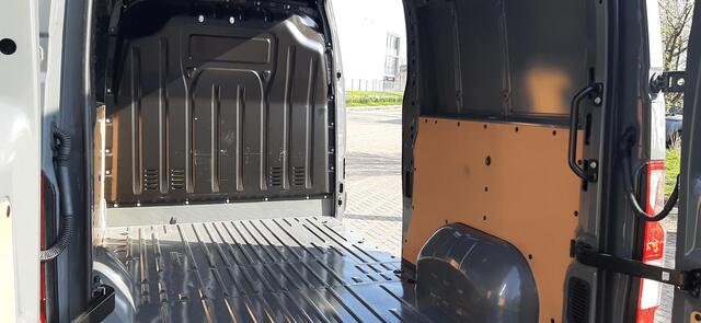 Renault MASTER T35 2.3 dCi 150 L2H2 Energy Comfort NAVIGATIE / PARKEERSENSOREN+CAMERA / AIRCO / ALL SEASONS BANDEN / MECHANISCH GEVEERDE BESTUURDERS STOEL.