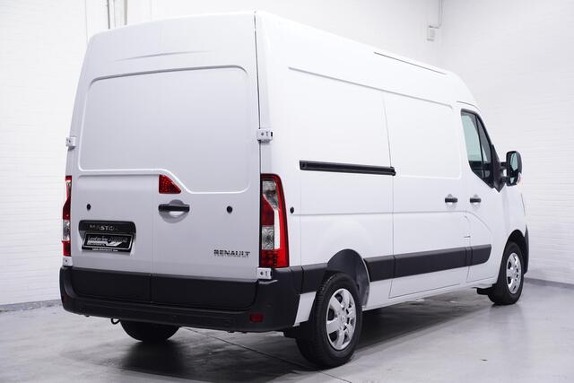 Renault MASTER 2.3 dCi 135 pk L2H2 Airco, Camera, Navi Cruise Control, Geveerde Stoel, PDC achter, 3-Zits, Nieuw
