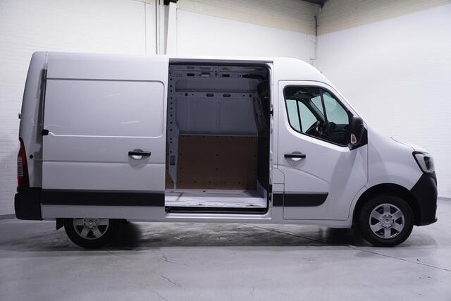 Renault MASTER 2.3 dCi 135 pk L2H2 Airco, Camera, Navi Cruise Control, Geveerde Stoel, PDC achter, 3-Zits, Nieuw