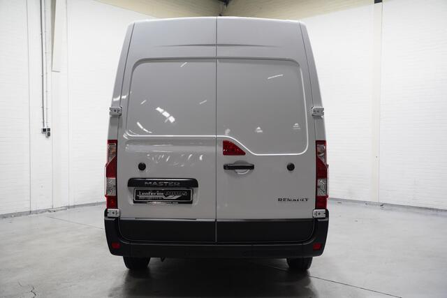 Renault MASTER 2.3 DCI 135 pk L3H2 Navi, Camera v.a. 399,- p/mnd PDC V+A, 270 Graden Deuren, Smartphone Lader, 3-Zits, Nieuw