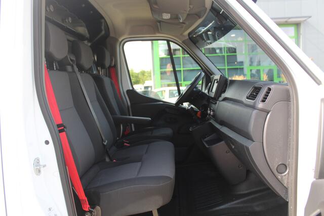 Renault MASTER T35 2.3 dCi 135Pk L2H2 Black Edition RED | Camera | Trekhaak