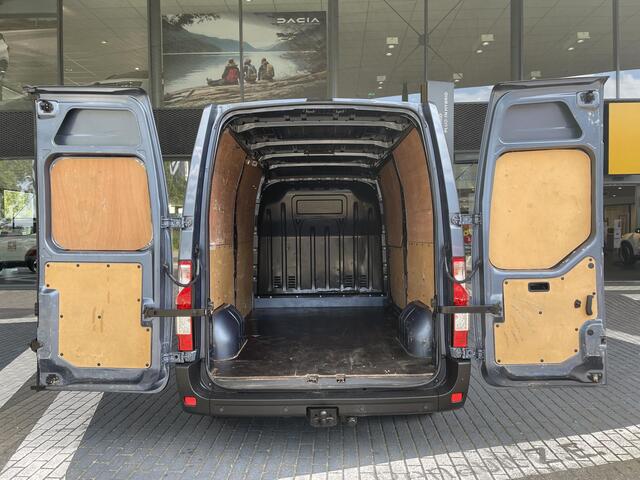 Renault MASTER T33 2.3 dCi L2H2 TREKHAAK / NAVIGATIE / CRUISE CONTROL / BIJRIJDERSSTOEL / PARKEERSENSOREN /
