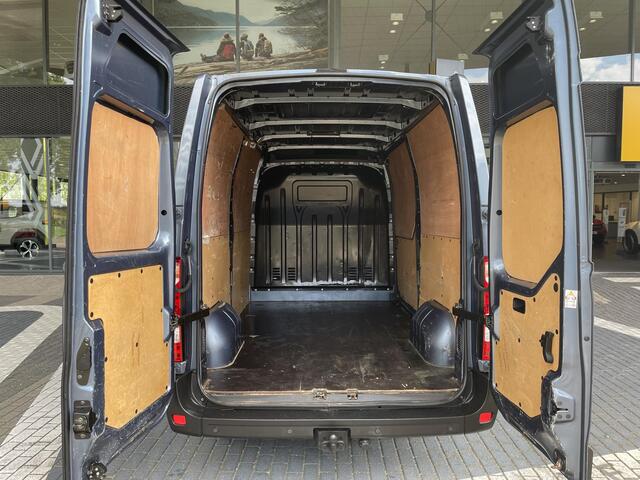 Renault MASTER T33 2.3 dCi L2H2 TREKHAAK / NAVIGATIE / CRUISE CONTROL / BIJRIJDERSSTOEL / PARKEERSENSOREN /