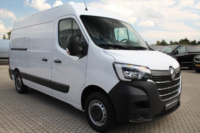 Renault MASTER T35 2.3dCi 135pk L2H2 | Airco | Cruise | Navi | DAB | | Lease 587,- p/m