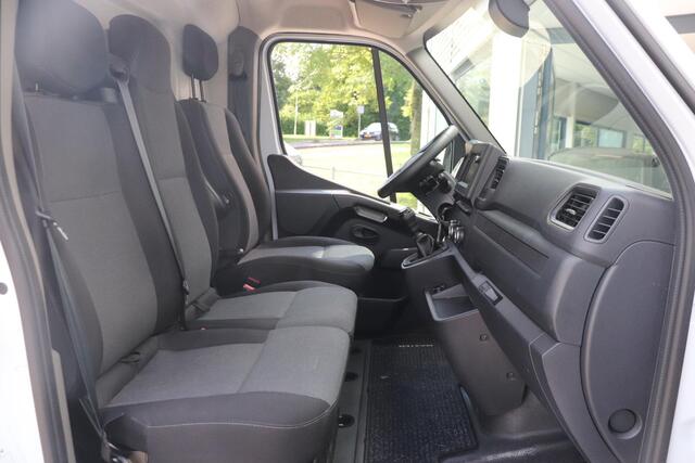 Renault MASTER T35 2.3 dCi 135 L2H2 Work Edition | Airco | Navi | Trekhaak | PDC + camera | Cruise | Bluetooth | Betimmering |