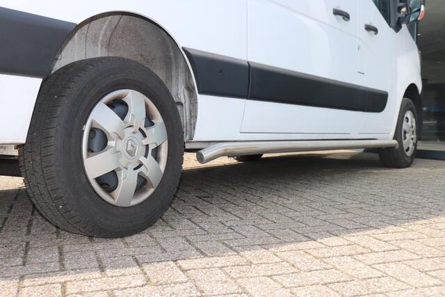 Renault MASTER T35 2.3 dCi 135 L2H2 Work Edition | Airco | Navi | Trekhaak | PDC + camera | Cruise | Bluetooth | Betimmering |