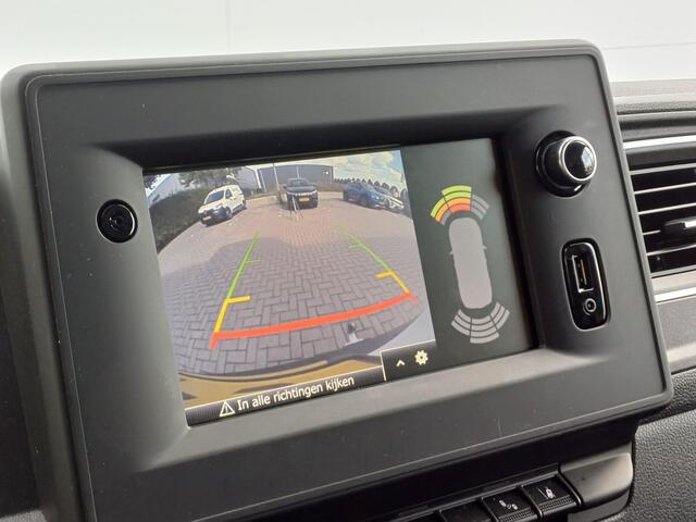 Renault MASTER T35 2.3 dCi 135 L2H2 Work Edition Navigatie / Parkeersensoren + Camera / Trekhaak / Cruise Control / Lat-om-lat / Vloer / Sidebars