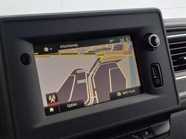 Renault MASTER T35 2.3 dCi 135 L2H2 Work Edition Navigatie / Parkeersensoren + Camera / Trekhaak / Cruise Control / Lat-om-lat / Vloer / Sidebars