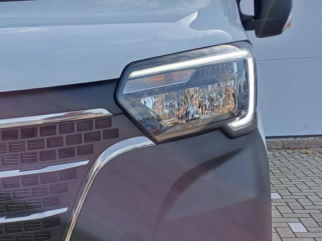 Renault MASTER T35 2.3 dCi 135 L2H2 Work Edition Navigatie / Parkeersensoren + Camera / Trekhaak / Cruise Control / Lat-om-lat / Vloer / Sidebars