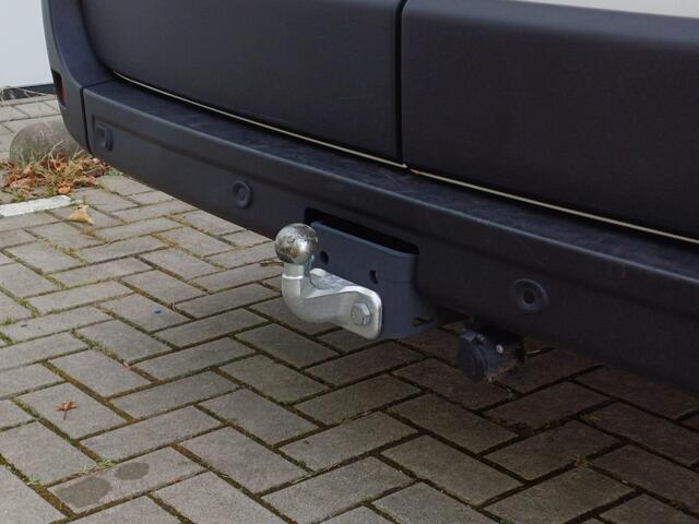 Renault MASTER T35 2.3 dCi 135 L2H2 Work Edition Navigatie / Parkeersensoren + Camera / Trekhaak / Cruise Control / Lat-om-lat / Vloer / Sidebars