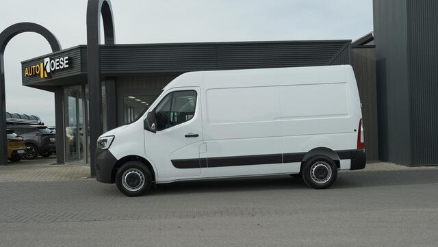 Renault MASTER T35 2.3 dCi 135 L2H2 Comfort | Direct Leverbaar | Navigatie | Parkeersensoren | Airco | Cruise Control | Vloerplaat In Laadruimte
