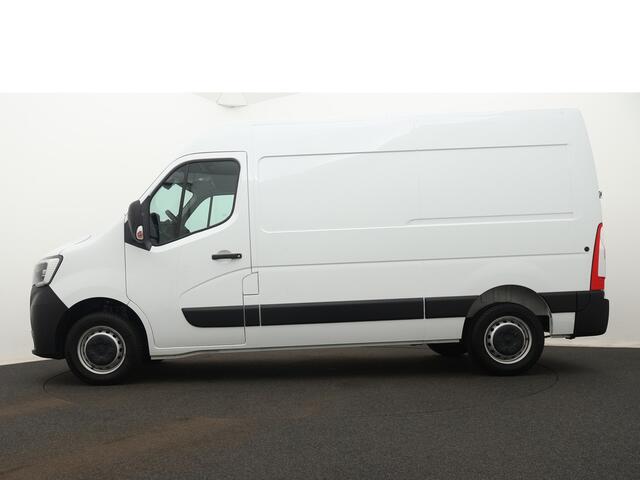 Renault MASTER T33 2.3 dCi 135PK L2H2 Comfort / NAVIGATIE / CRUISE CONTROL / PARKEERSENSOREN