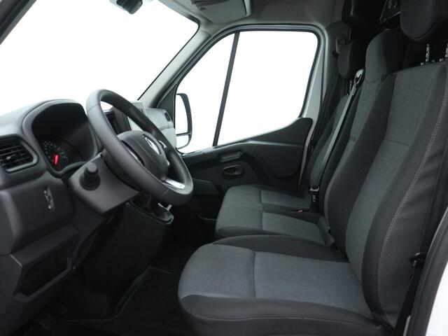 Renault MASTER T33 2.3 dCi 135PK L2H2 Comfort / NAVIGATIE / CRUISE CONTROL / PARKEERSENSOREN
