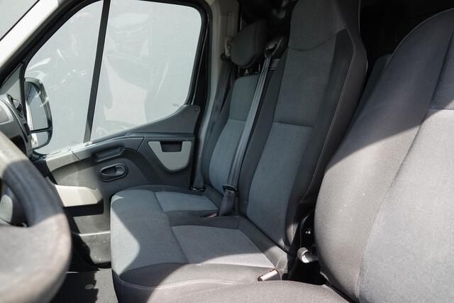 Renault MASTER T35 | L2H2 | 2.3 dCi 125Pk | Sidebars | Trekhaak