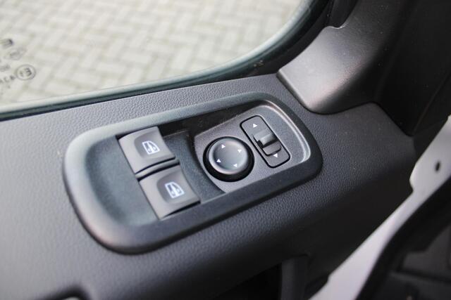 Renault MASTER T35 2.3 dCi 165PK L3 | OPRIJWAGEN | AUTOTRANSPORTER | 3500KG | LIER | CRUISE CONTROL | AIRCO | ZEEPPOMP EN KRAAN | VERLICHTING BUITENZIJDE | TREKHAAK | NIEUWE AUTO! |