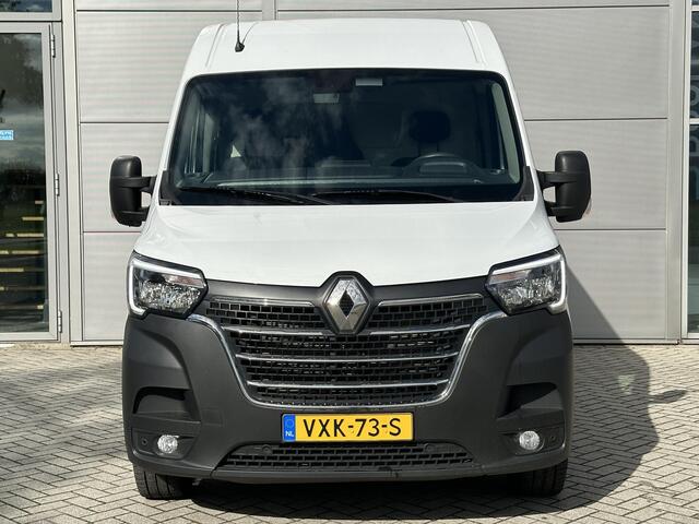 Renault MASTER 2.3 dCi 135 T35 L2H2 Work Edition | AIRCO | NAVIGATIE | PARKEER SENSOREN VOOR + ACHTER | TREKHAAK | CAMERA | LAADRUIMTE BETIMMERING |