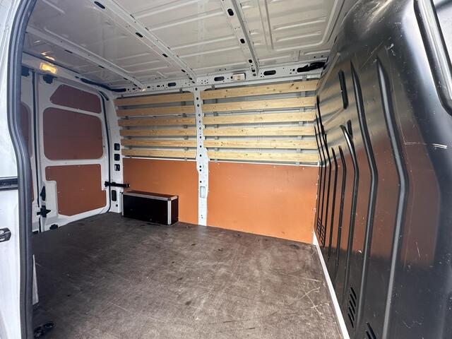 Renault MASTER 2.3 dCi 135 T35 L2H2 Work Edition | AIRCO | NAVIGATIE | PARKEER SENSOREN VOOR + ACHTER | TREKHAAK | CAMERA | LAADRUIMTE BETIMMERING |