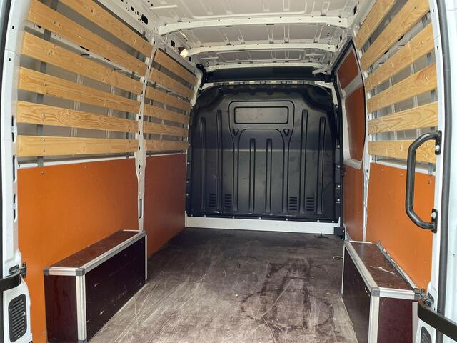 Renault MASTER T35 2.3 dCi 135 L2H2 Work Edition