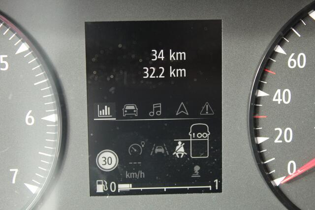 Renault MASTER T35 2.0 dCi 130 L2H2 Advance - vierseizoenbanden - parkeerhulp - Reservewiel - Draadloze oplader