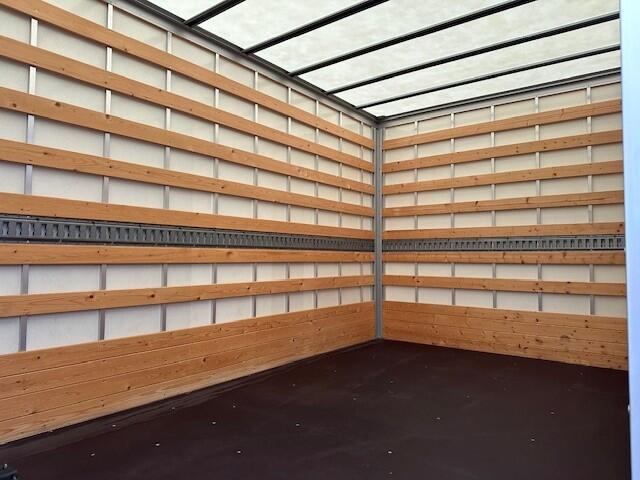 Renault MASTER Bakwagen met laadklep 2.3dCi 165 pk DL/Dubbel lucht/Laadklep 750kg/Navigatie/Cruisecontrol Citybox/Meubelbak/mechanisch geveerde stoel Hoogte 2.320 inwendig/ Breedte 2.220 uitwendig/ Lengte 4.400 inwendig