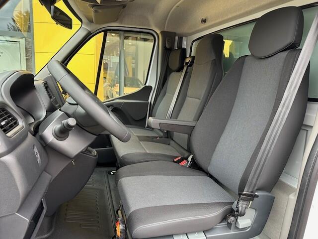 Renault MASTER Bakwagen met laadklep 2.3dCi 165 pk DL/Dubbel lucht/Laadklep 750kg/Navigatie/Cruisecontrol Citybox/Meubelbak/mechanisch geveerde stoel Hoogte 2.320 inwendig/ Breedte 2.220 uitwendig/ Lengte 4.400 inwendig