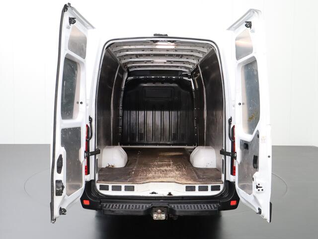 Renault MASTER 2.3DCi 165PK L3H2 Dubbellucht | 3500Kg Trekhaak | Airco | Cruise | 3-Persoons