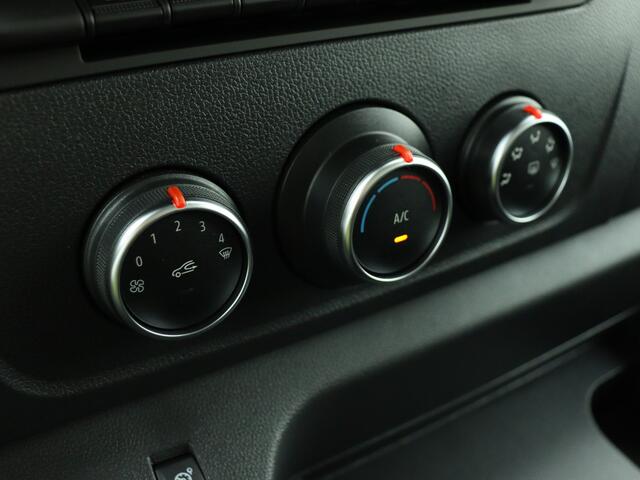 Renault MASTER T35 2.3 dCi 135 L2H2 Navigatie Achteruitrijcamera Cruise Control Bluetooth