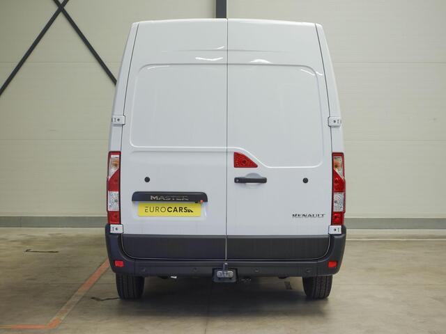 Renault MASTER T33 2.3 dCi 135 L2H2 Airco Cruise control Parkeersensoren Navigatie Trekhaak