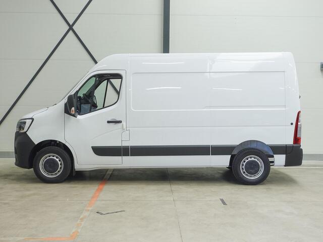 Renault MASTER T33 2.3 dCi 135 L2H2 Airco Cruise control Parkeersensoren Navigatie Trekhaak