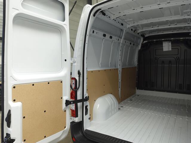 Renault MASTER T33 2.3 dCi 135 L2H2 Airco Cruise control Parkeersensoren Navigatie Trekhaak