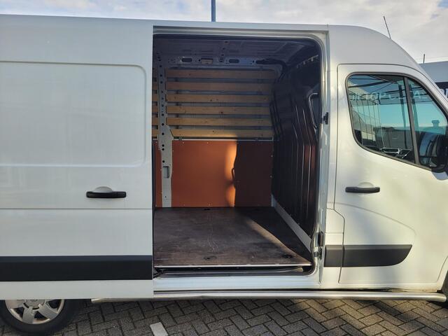 Renault MASTER T35 2.3 dCi 135 L2H2 Work Edition | Trekhaak | A. Camera | Navi | Airco | Cruise | Lat om Lat | NL Auto!