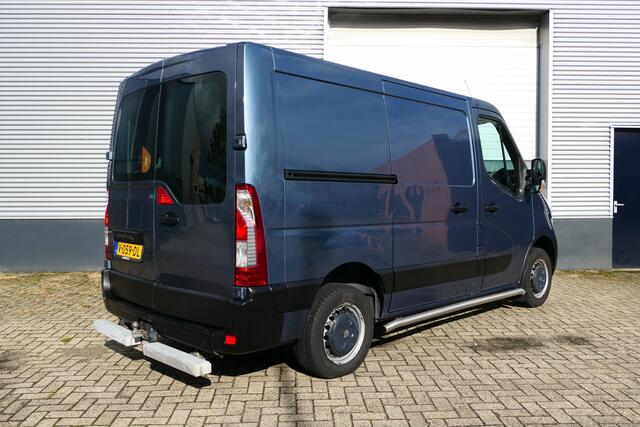 Renault MASTER T28 2.3 dCi 130 L1H1 *meeneemprijs* - Cruise, Trekhaak, Betimmering, Navi