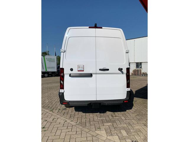 Renault MASTER T35 2.0 dCi 150 PK L2H2 Dubbele schuifdeuren, Nieuw model, Camera, Trekhaak, Apple carplay