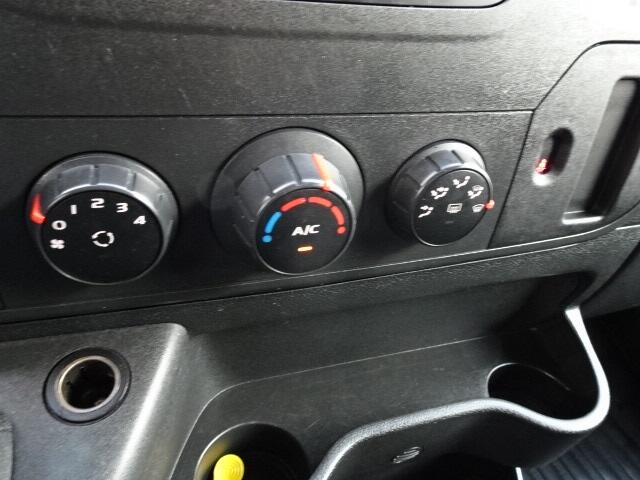 Renault MASTER T35 2.3 dCi L2H2 airco 130 pk 3 zits