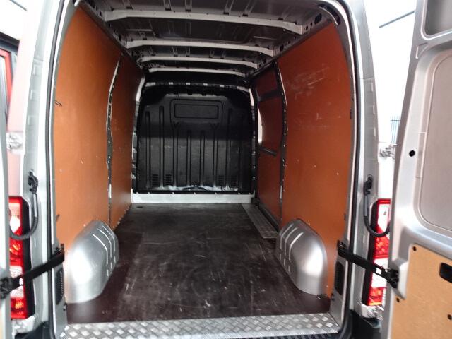 Renault MASTER T35 2.3 dCi L2H2 airco 130 pk 3 zits